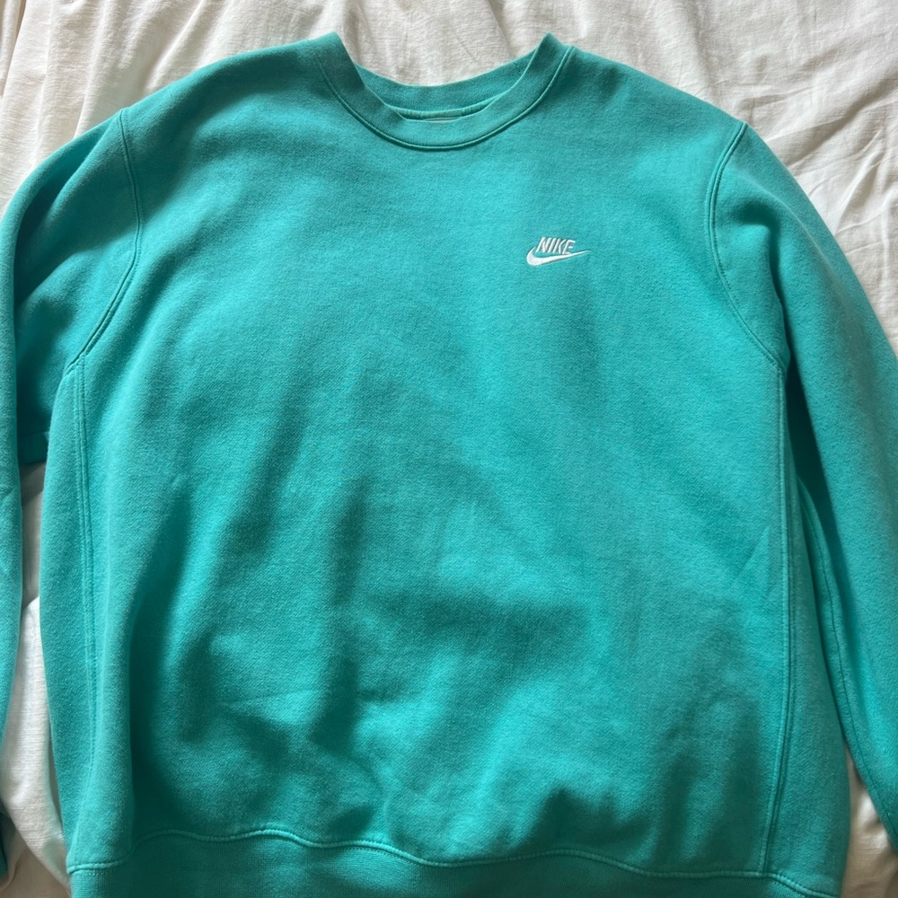 Turquoise Nike crew neck. Worn once size medium - Picture 3 of 3